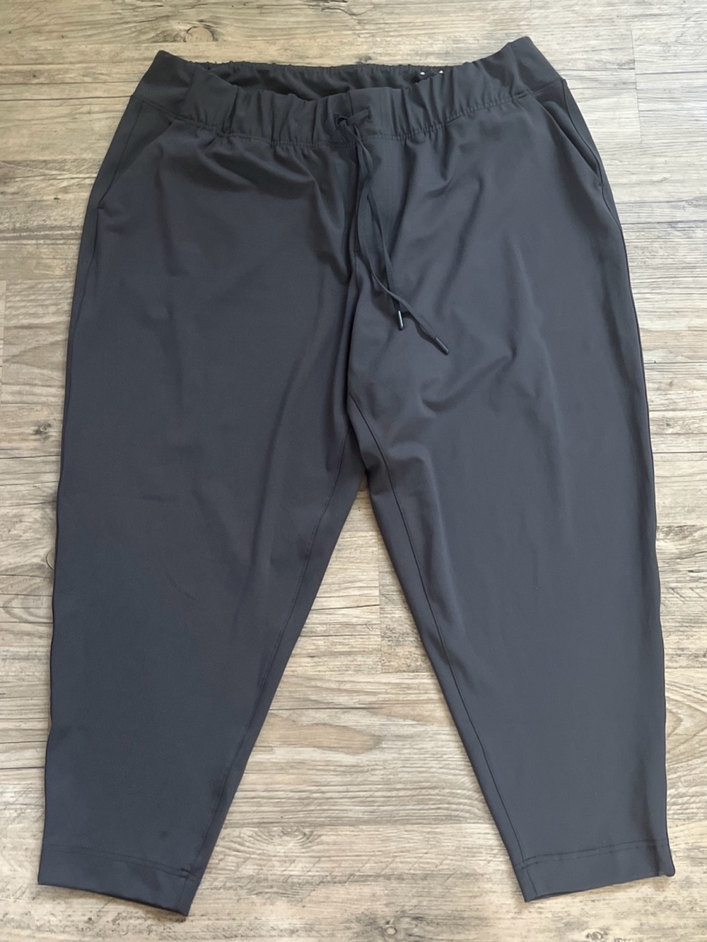 Lane Bryant LIVI Active Gray Drawstring Trouser Pants Size 18/20